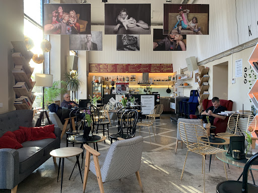 XL Kawiarnia i księgarnia teatralna / dawniej TU MI WOLNO