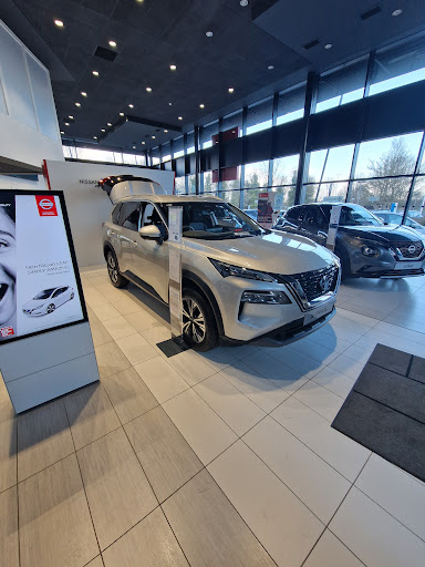 Glyn Hopkin Nissan Milton Keynes - Thumbnail