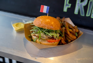 Photo n°35 de Delistreet - Food Truck Paris - Location camion restaurant pour evenements : Anniversaire / Mariage / Brunch à Montreuil (Cuisine professionnelle partagée)