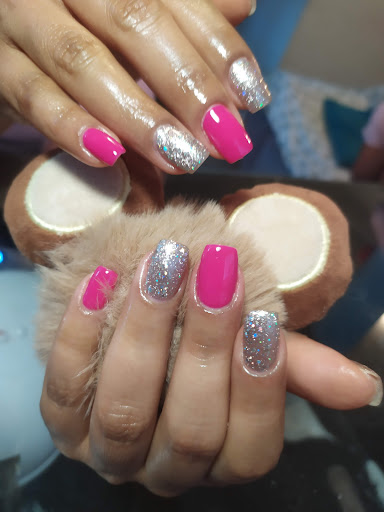Lilo Bulevard nails - Thumbnail