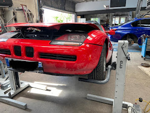 Photo n°2 de GARAGE DE LA PLAINE HAUTE à Crosne (Atelier de carrosserie automobile)