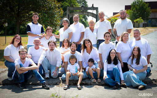 ⭐️ FAMILLE ⭐️

Parents, grands-parents, frères, soeurs, cousins... Chaque membre de votre famille mérite d'être immortalisé. 📸



#famille #souvenirs #liensfamiliaux #photographiedefamille #photosouvenir #portraitdefamile #intantsmagiques #studioguezou #photographefamille