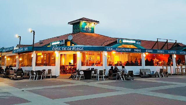 Le Cafe de la Plage