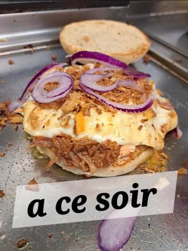 Photo 3 - Gus burger