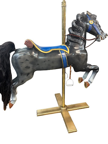 Dealer's Choice Antiques & Auction by null