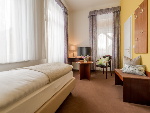Villa Neptun - Hotel & Fischrestaurant - Thumbnail