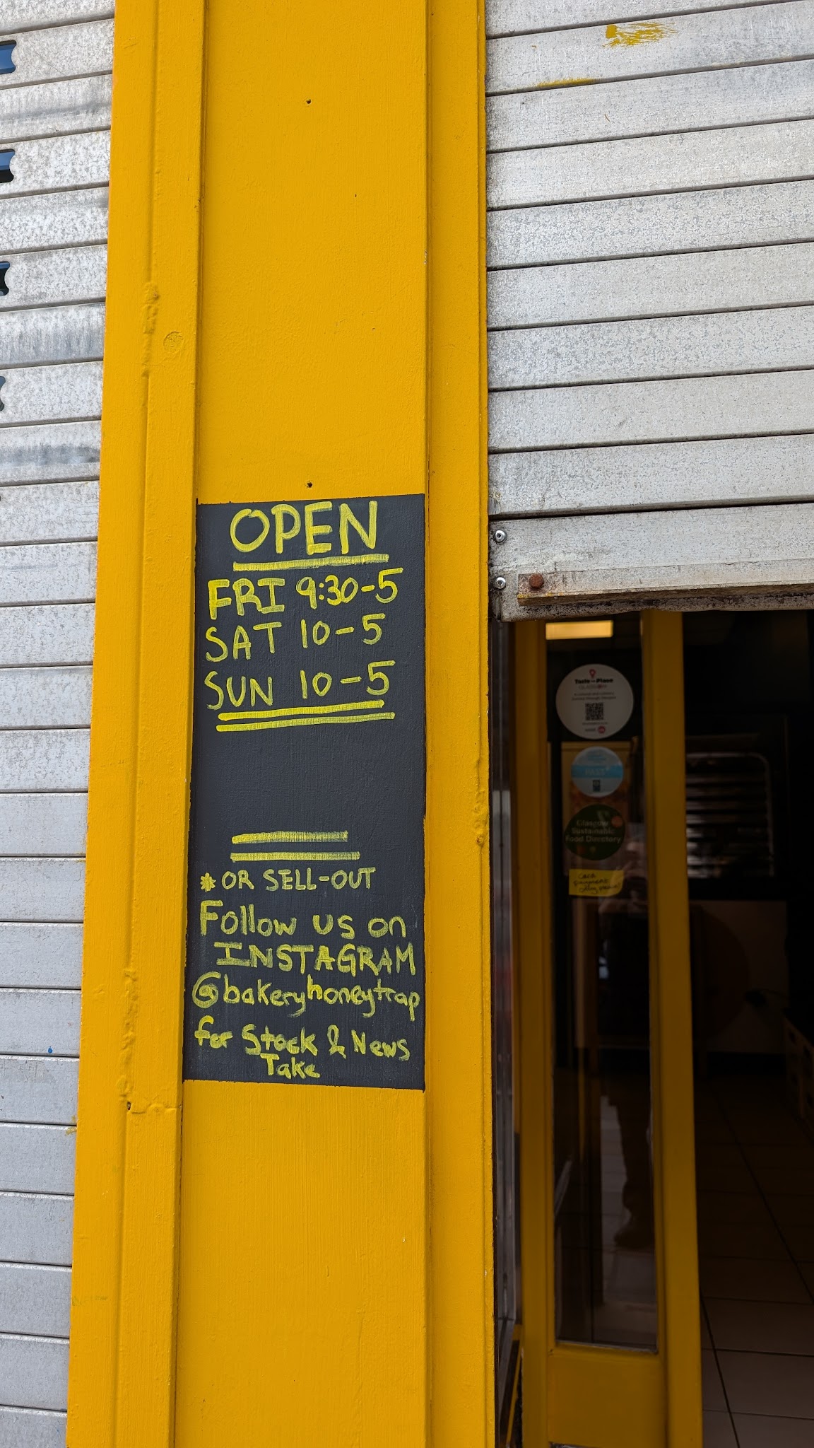 Honeytrap Bakery - Cakes & Sweets - photo 1