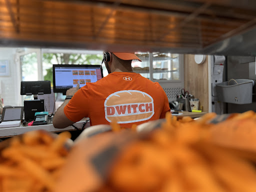 Photo 2 - Dwitch
