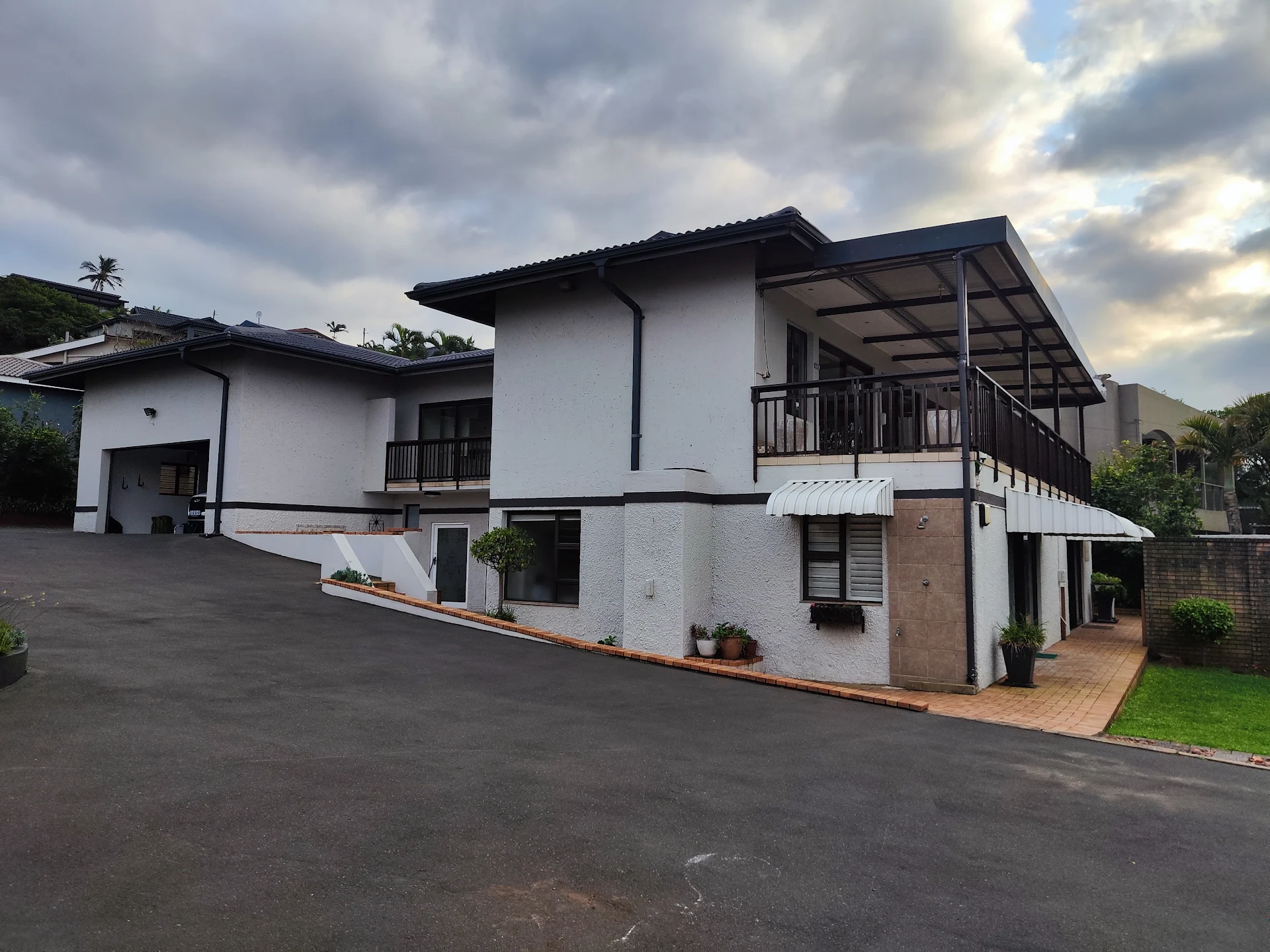 64 Ocean Drive Guesthouse
