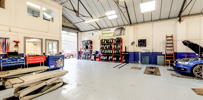 JB Garages Ltd Open Times