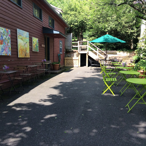 Warm Springs Gallery & Garden Cafe