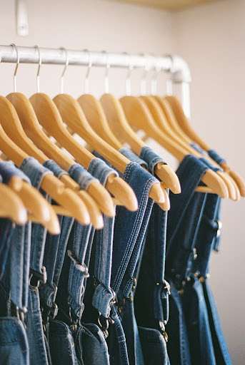 Resident Store - Visual
