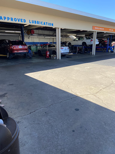 Quick Lane Tire & Auto Center at Bill Brandt Ford - Thumbnail