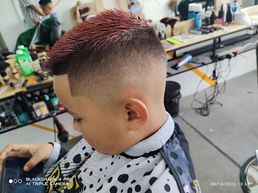OLYMPUS "place of gods" BARBER SHOP - Thumbnail