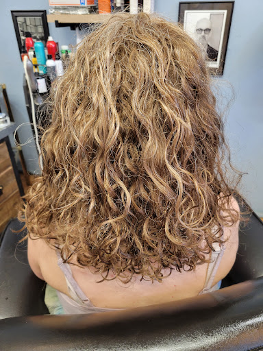 Bouffant Daddy - Visual