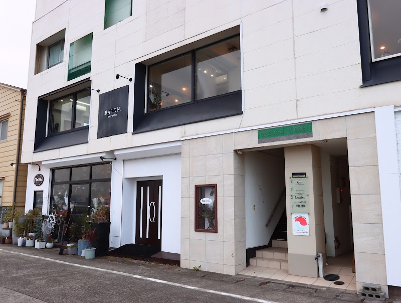 BATON. hair salon