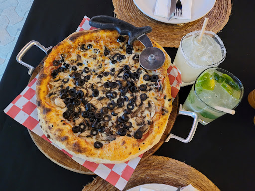 Pizza Bella Isla Mujeres - Italian Restaurant Gallery - Mexico