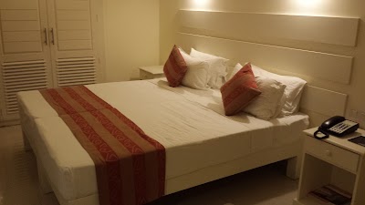 Photos of Beacon Beach Hotel
