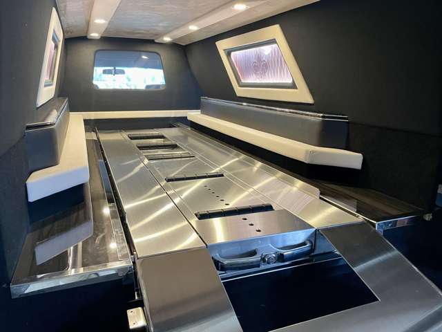 バースエンジニアリング