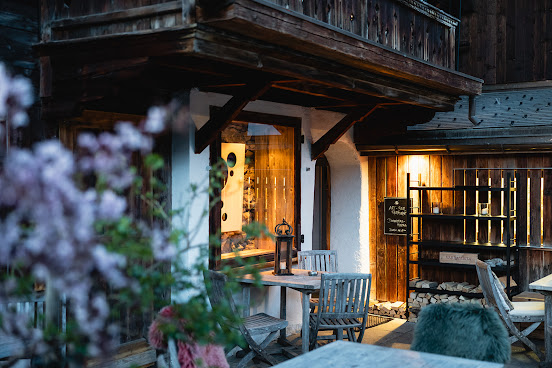 16 ART-BAR-RESTAURANT SAANEN by null