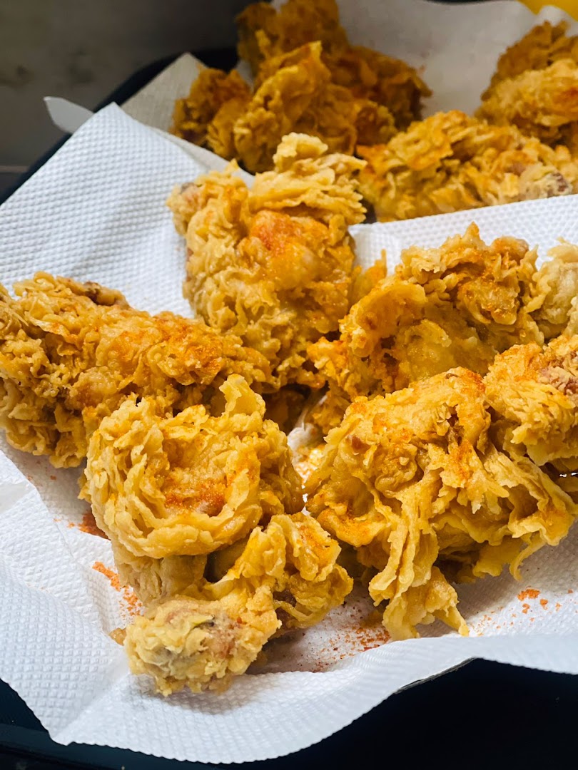 The Lazeezo Fried Chicken photo 3