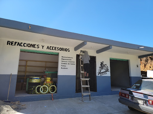 Refacciones y accesorios de motos lobo
