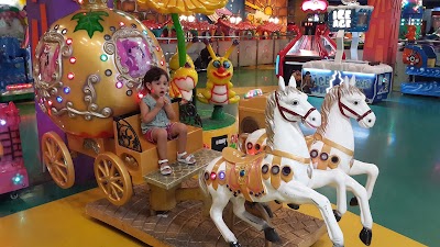 Photos of Najm-e Khavarmianeh Shopping Center