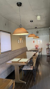 Cafe & Restaurant Saintpaulia（セントポーリア）