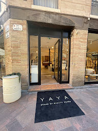 Photo n°1 de YAYA Toulouse à Toulouse (Magasin de vêtements pour femmes)