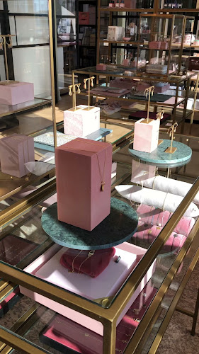 Anmeldelser af Lisberg Jewellery // Frk. Lisberg i Galten - Smykkeforretning
