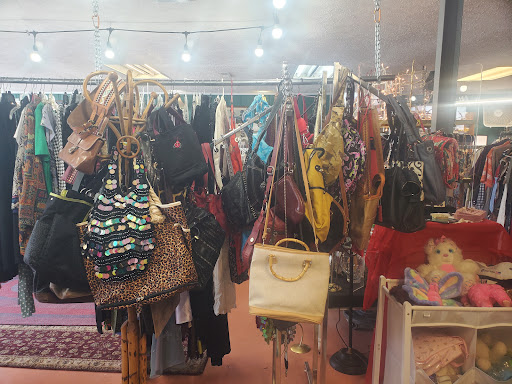 Thriftique Thrift Shoppe & Alterations - Thumbnail