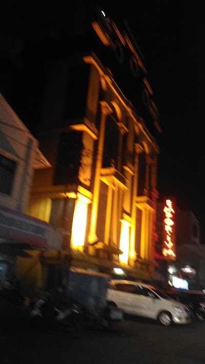 Photos of Emporium Hotel