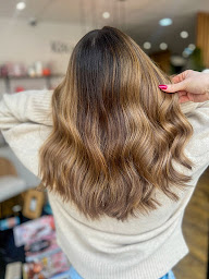 Photo n°26 de Studio Coiffure à Viroflay (Salon de coiffure)