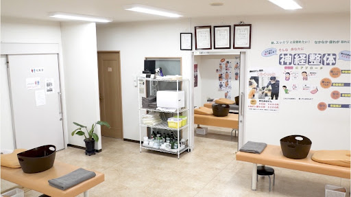 りらくHAND朝倉店