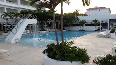Photos of Couples Tower Isle