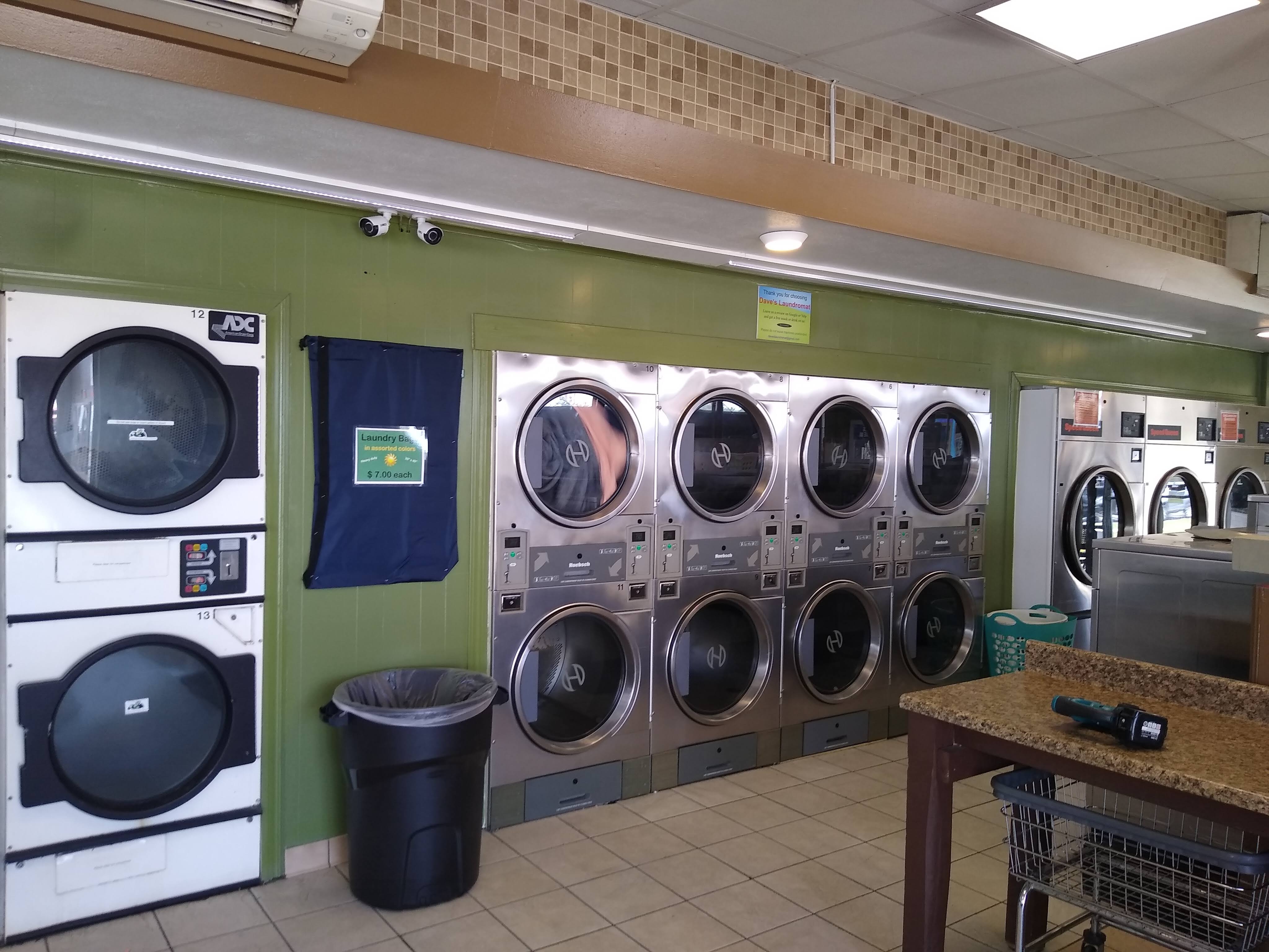 Dave's Laundromat laundromat interior in Pensacola, FL