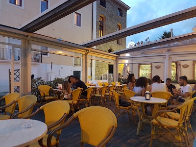 bar