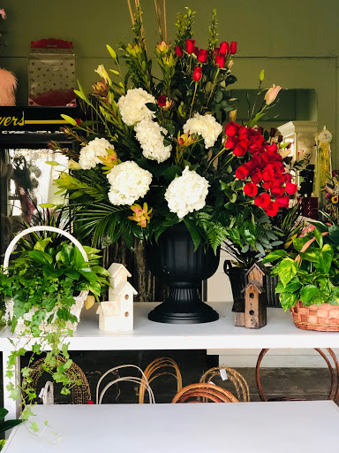Elva's Flower Shop Gallery - United States