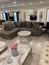 Photo n°8 de Meuble Line à Marseille (Magasin de meubles)