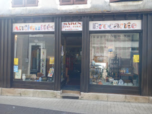 Photo n°8 de Priou Paul à Civray (Magasin d'antiquités)