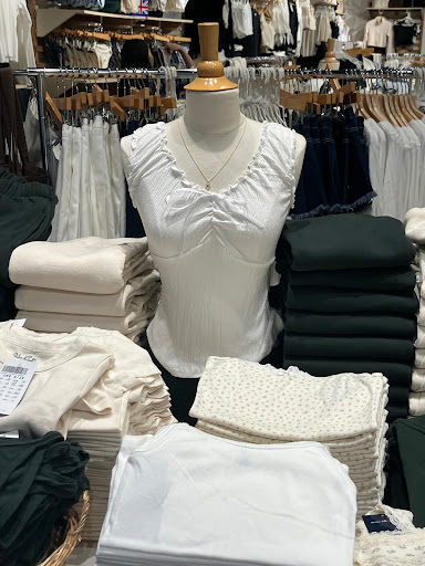 Brandy Melville - Bondi Junction - Thumbnail