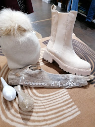 Photo n°8 de L'Armoire d'Auréline à Évian-les-Bains (Magasin de vêtements pour femmes)