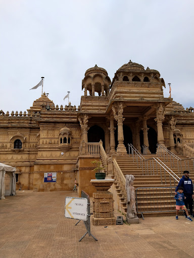 SHRI SANATAN HINDU MANDIR PARKING - Thumbnail