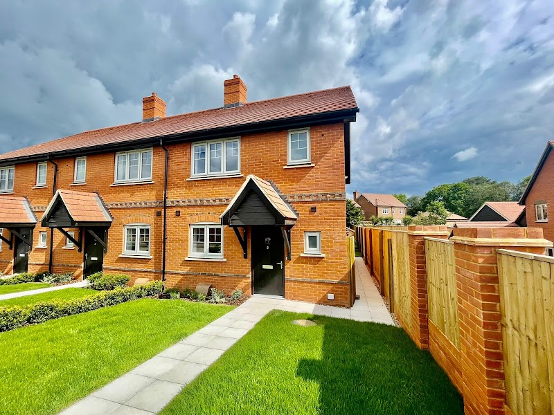 David Cliff Estate Agents Wokingham photo 2