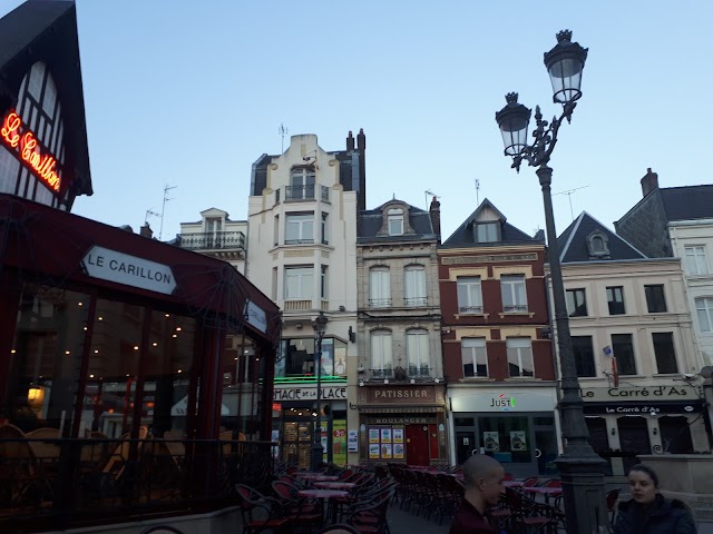 Le Golden Pub