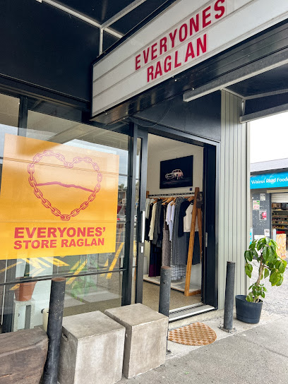 Everyones Store Raglan