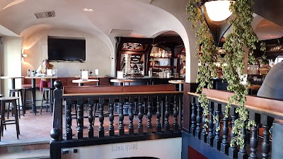 bar