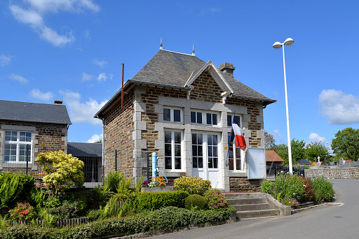 Photo de Mairie de Isigny-le-Buat à Isigny-le-Buat (50540)