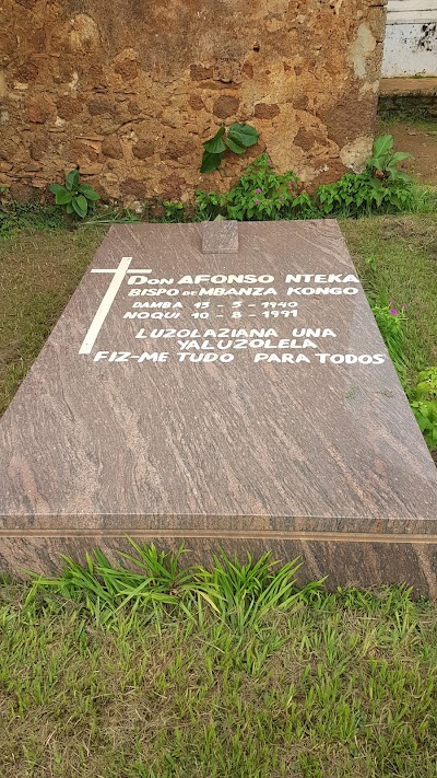 Photos of Cemit&eacute;rio dos Reis do Congo