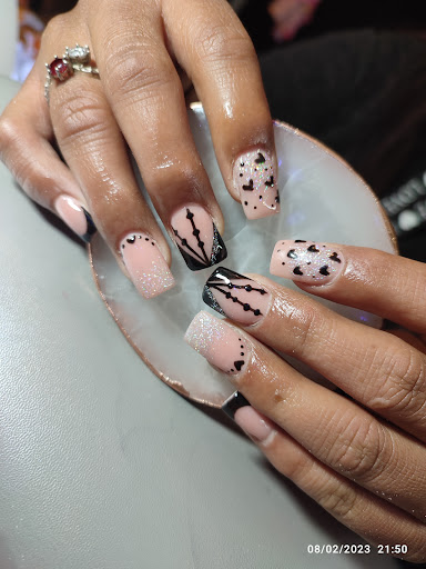 Uñas acrílicas y gel semipermanente Mych - Thumbnail